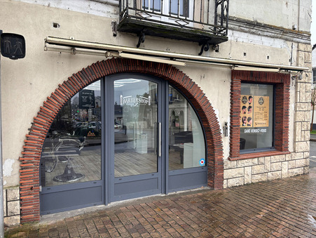 Local commercial sur Gennes Val de Loire ; 590 &euro;  ; A louer Réf. 896