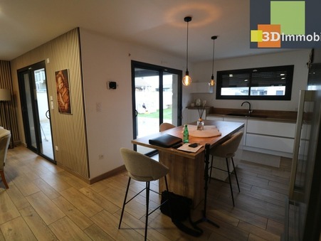 Maison sur Mouchard ; 374 000 &euro;  ; Achat Réf. MG5392