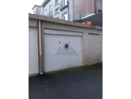 A louer parking 80 &euro;  Brest