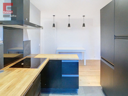 A louer appartement 1 060 &euro;  Fontainebleau