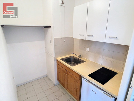 A louer appartement 604 &euro;  Fontainebleau