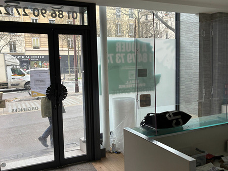 Local commercial 9 000 &euro;  sur Paris (75013) - Réf. 4762