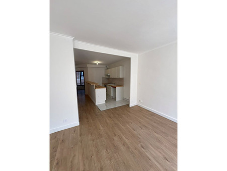 A louer appartement 1 390 &euro;  Paris