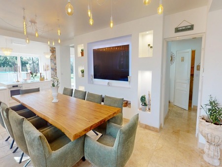 House sur Égreville ; &euro; 425 000  ; Achat Réf. 218491