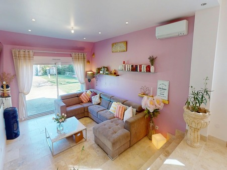 House sur Égreville ; &euro; 425 000  ; A vendre Réf. 218491