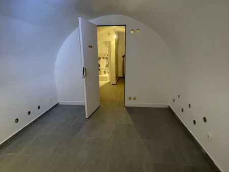 A louer local commercial 2 000 &euro;  Paris 3eme Arrondissement