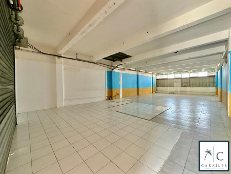 Local commercial 268 000 &euro;  Réf. CAR242 Fort de France