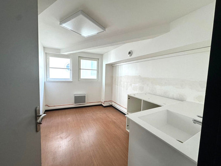 Local professionnel 50 700 &euro;  Réf. 516 Lille