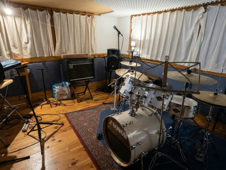 Local commercial sur Marseille ; 557 &euro;  ; A vendre Réf. 14TERLOC