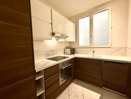 A louer appartement Paris 8eme Arrondissement 75008; 2 100 &euro; 