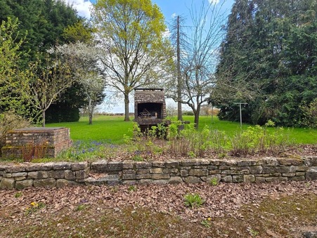 Maison 179 000 &euro;  Réf. 4983 St Etienne en Bresse