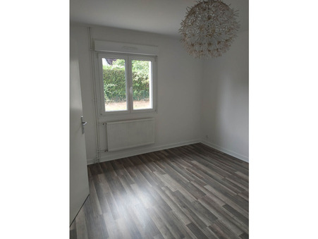 A louer maison 973 &euro;  Montreuil le Gast