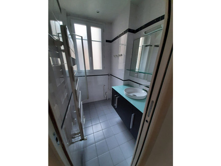 A louer appartement 1 266 &euro;  Paris