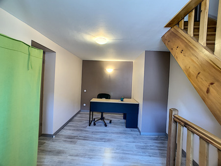 A louer maison 510 &euro;  Neschers