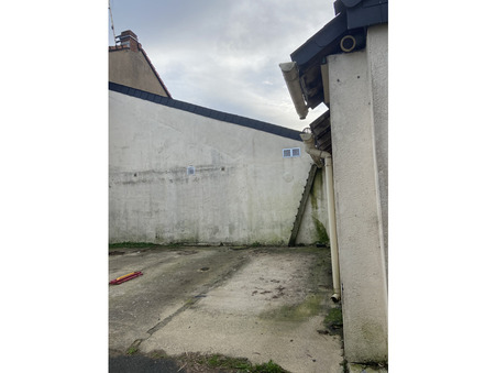 A louer parking 49 &euro;  Nantes