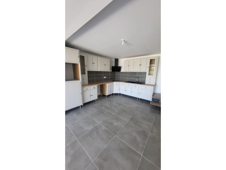 A louer maison 1 000 &euro;  Nouvoitou