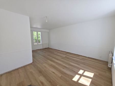 Appartement 400 &euro;  Réf. 02 St Cyr la Rosiere