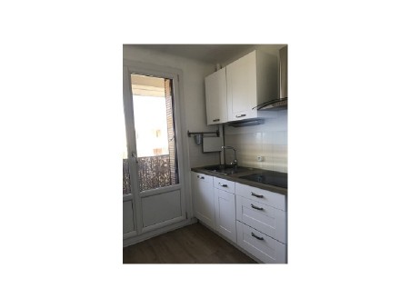 Appartement 830 &euro;  Réf. BHI85 Aix en Provence