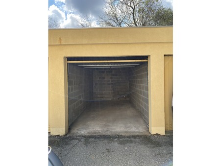 A louer parking 80 €  Gardanne