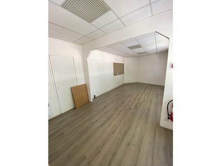 Local professionnel 420 €  sur Gardanne (13120) - Réf. 231020201