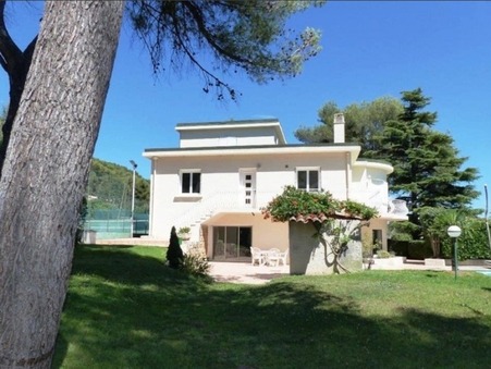 A louer maison 4 200 &euro;  Bouc Bel Air