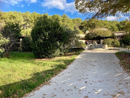 A louer maison 2 050 €  Bouc Bel Air