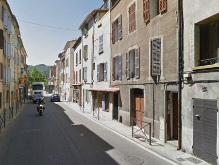 Cuges les pins 570 000€