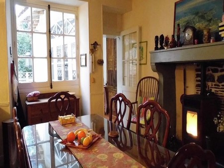 Nanteuil-en-Vallée  135 500 €