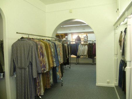 Local commercial 40 000 € sur Hyeres (83400) - Réf. 139