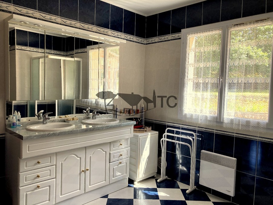 Vente maison 351 000 €  Banne