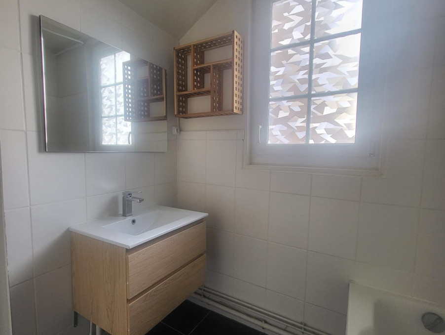 Appartement 750 €  Réf. 202 G Messimy sur Saone