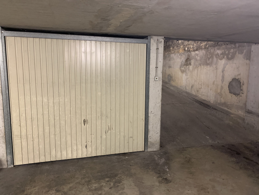 Parking 28 000 €  sur Charenton-le-Pont (94220) - Réf. DBVGA160000975