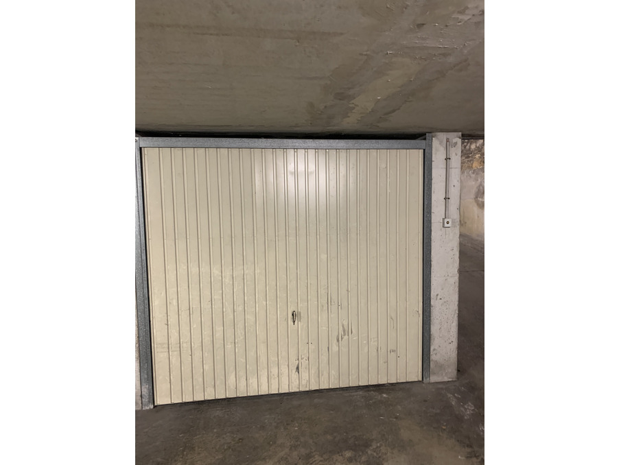 Parking 28 000 €  sur Charenton-le-Pont (94220) - Réf. DBVGA160000975