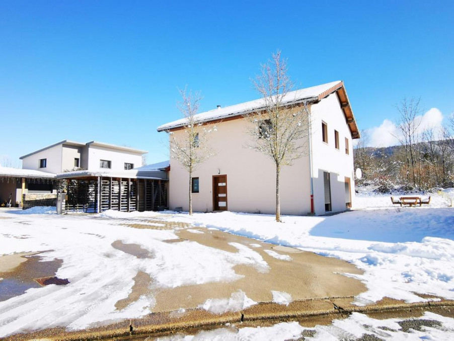 A vendre maison Saint-Lupicin 39170; 275 000 € 