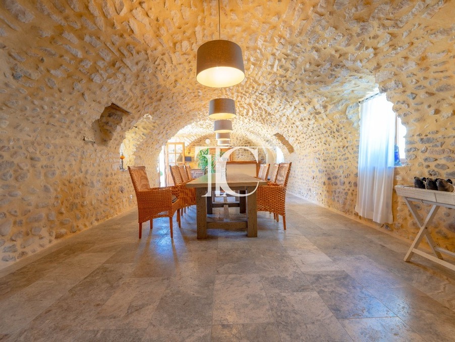 Maison sur Barjac ; 1 330 000 €  ; Vente Réf. 301375154-2208374