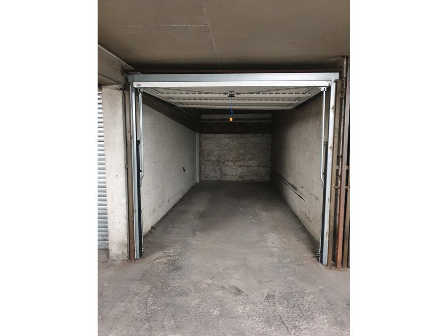 Parking 33 000 € sur Paris (75017) - Réf. FDVPA20001235