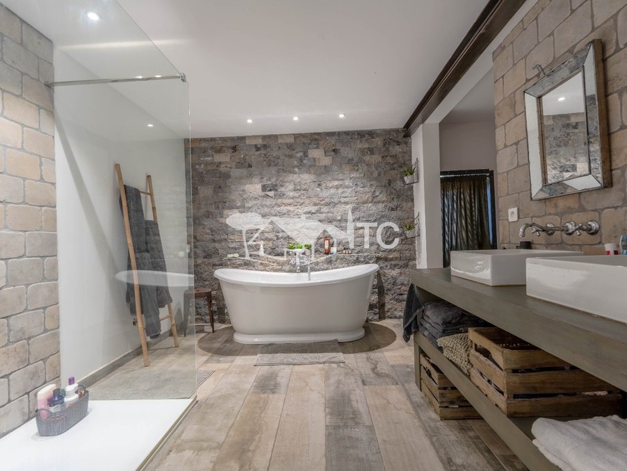 Maison sur Les Vans ; 399 000 €  ; Vente Réf. 301374875-2208381