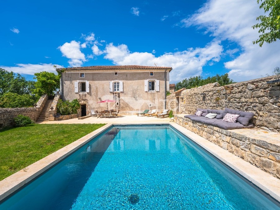 A vendre maison Les Vans 07140; 625 000 € 