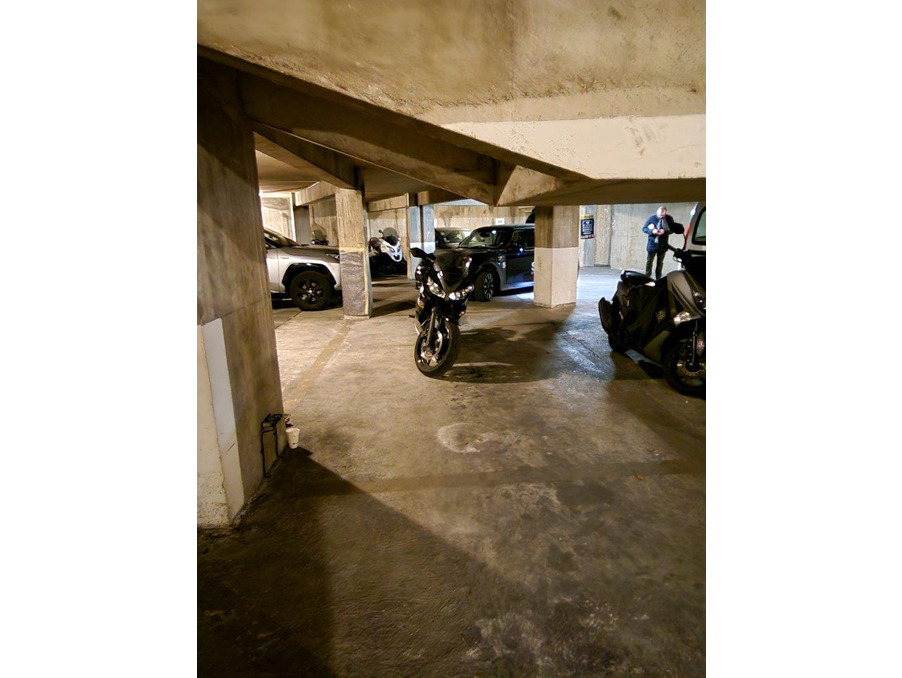 Vente parking 23 500 € Paris