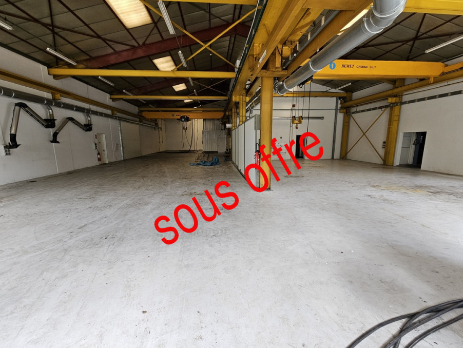 A vendre entrepôt Oyonnax 01100; 409 500 € 