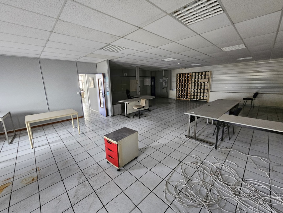Local professionnel 514 500 €  sur Oyonnax (01100) - Réf. 1856