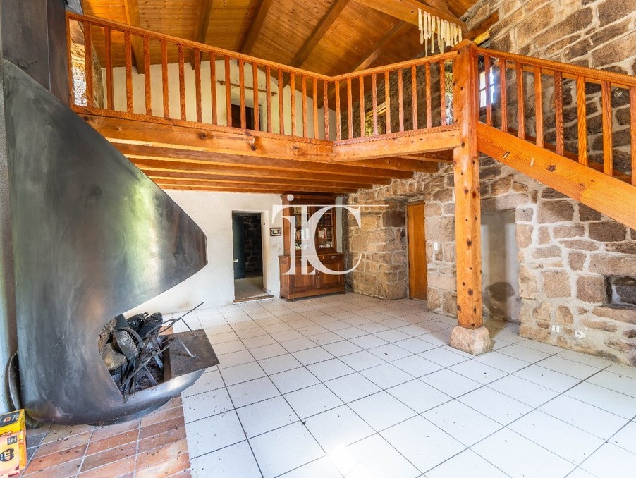 Vente maison 390 000 €  Les Salelles