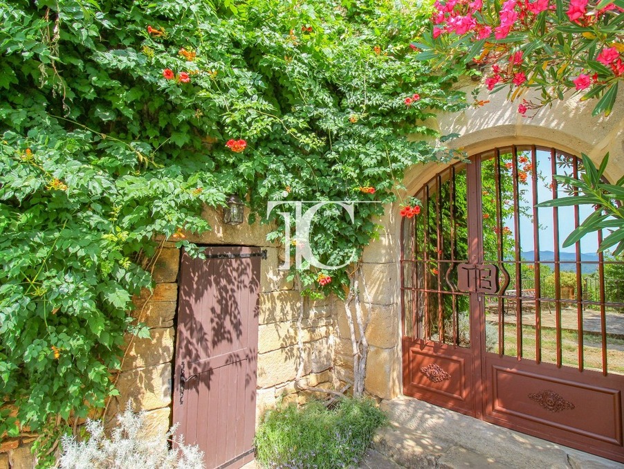 A vendre maison Les Vans 07140; 750 000 € 