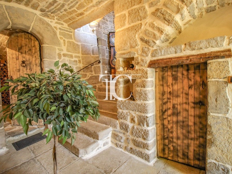 A vendre maison Les Vans 07140; 750 000 € 