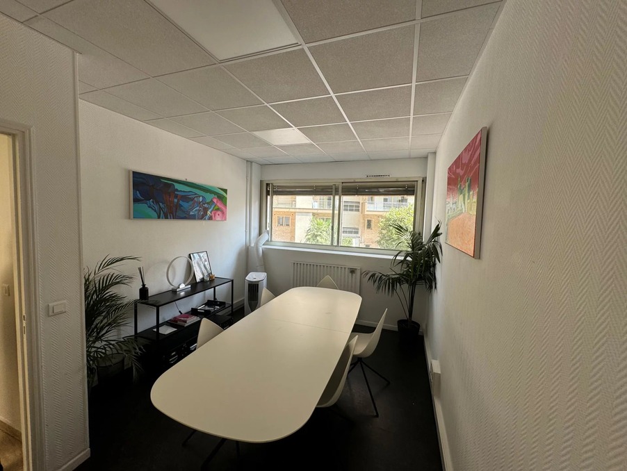 A louer local professionnel 5 400 €  Monaco