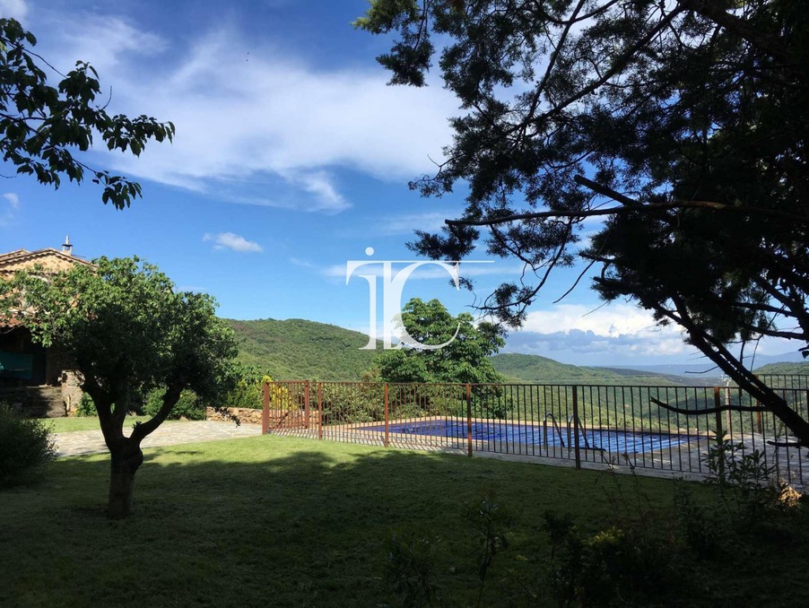 A vendre propriété St Florent sur Auzonnet 30960; 320 000 € 