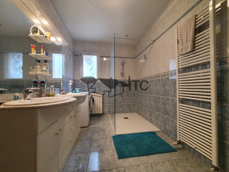 Maison sur Les Vans ; 280 000 €  ; Vente Réf. 301375903-2411832