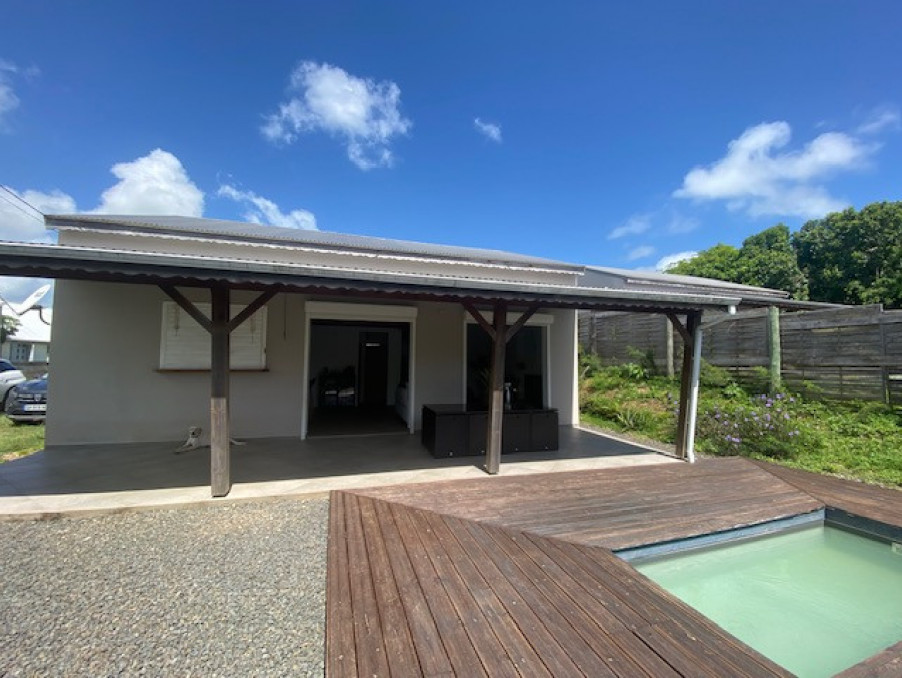 Maison sur Le Moule ; 272 850 €  ; A vendre Réf. 713