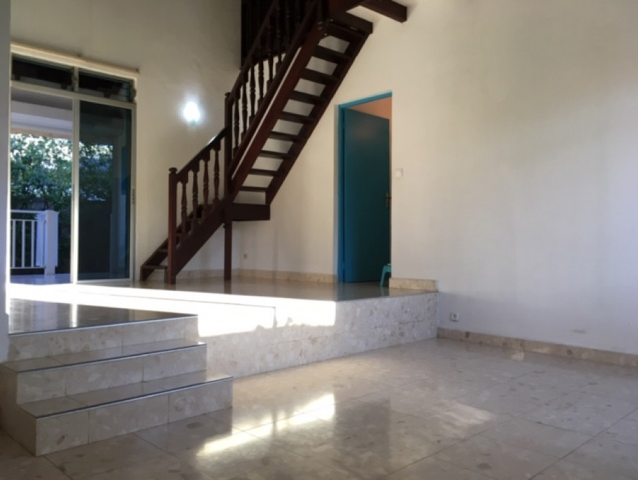 A vendre maison Lamentin 97129; 424 000 € 