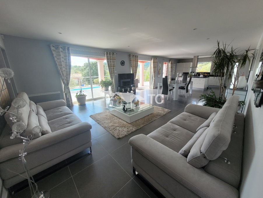 A vendre maison Saint Bres 30500; 367 000 € 